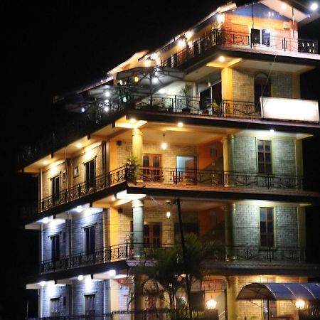 Hotel Young'S Stupa Ranipauwa Dış mekan fotoğraf