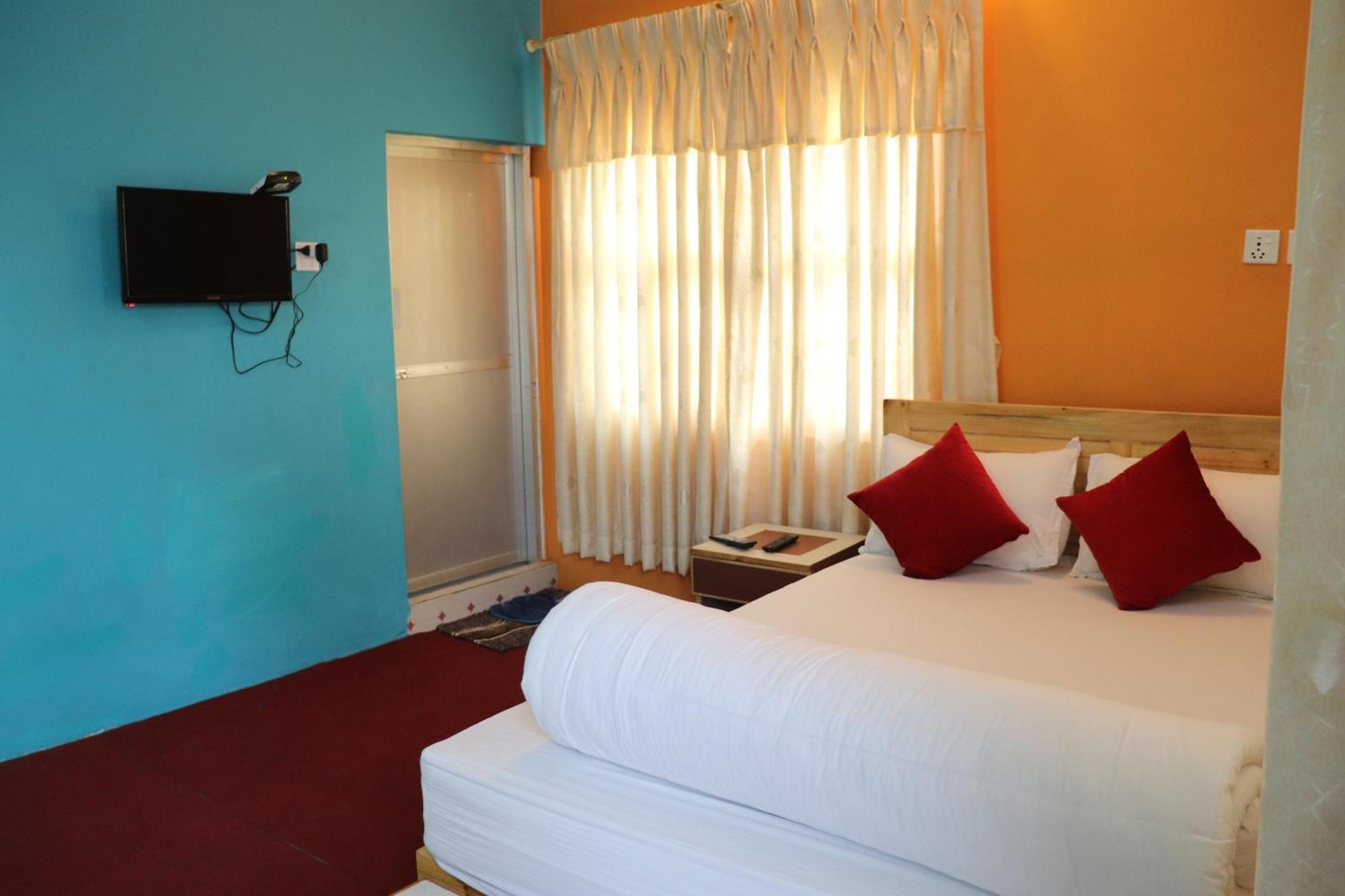Hotel Young'S Stupa Ranipauwa Dış mekan fotoğraf