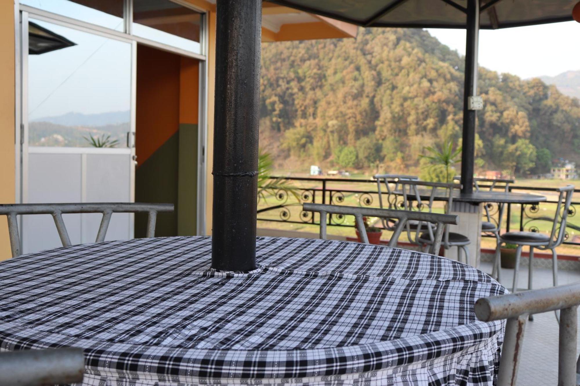 Hotel Young'S Stupa Ranipauwa Dış mekan fotoğraf