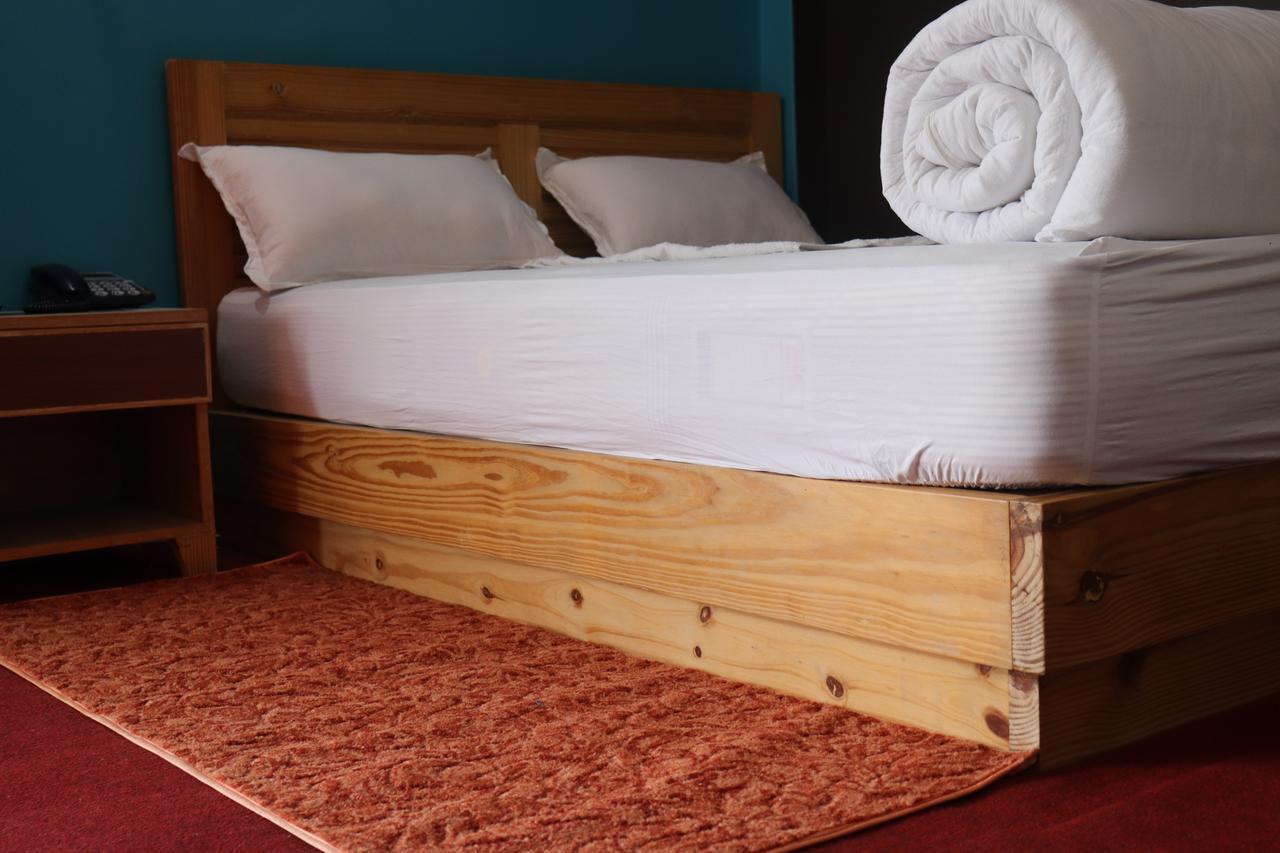 Hotel Young'S Stupa Ranipauwa Dış mekan fotoğraf