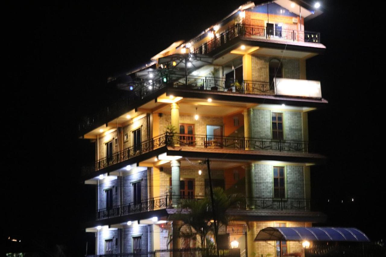 Hotel Young'S Stupa Ranipauwa Dış mekan fotoğraf