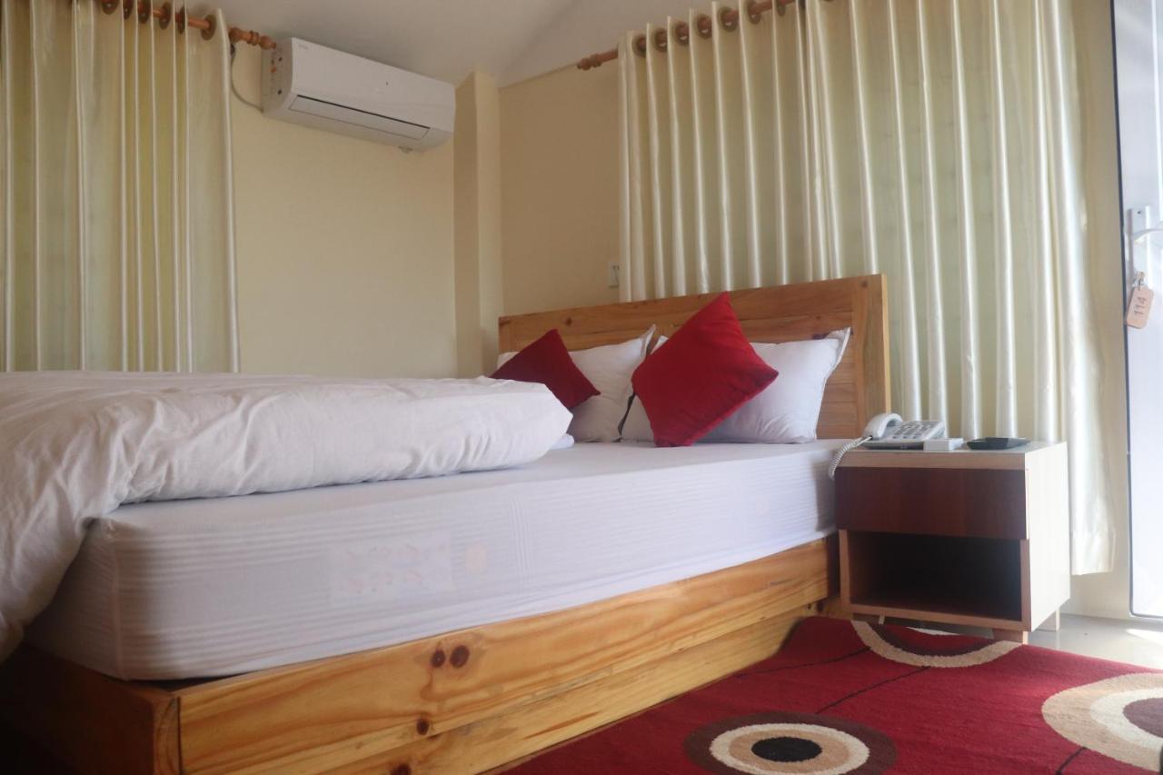 Hotel Young'S Stupa Ranipauwa Dış mekan fotoğraf